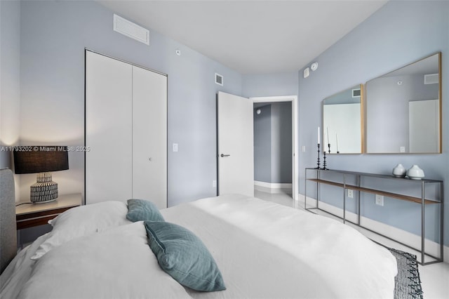 501 NE 31st St Unit 2906, Miami, FL 33137 - bedroom with a closet and baseboards
