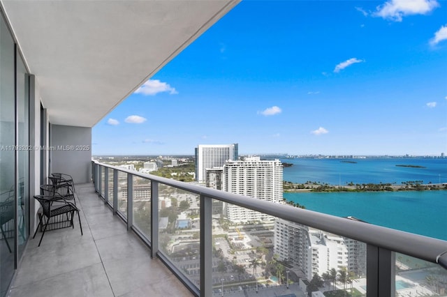501 NE 31st St Unit 2906, Miami, FL 33137 - balcony featuring a view of city and a water view