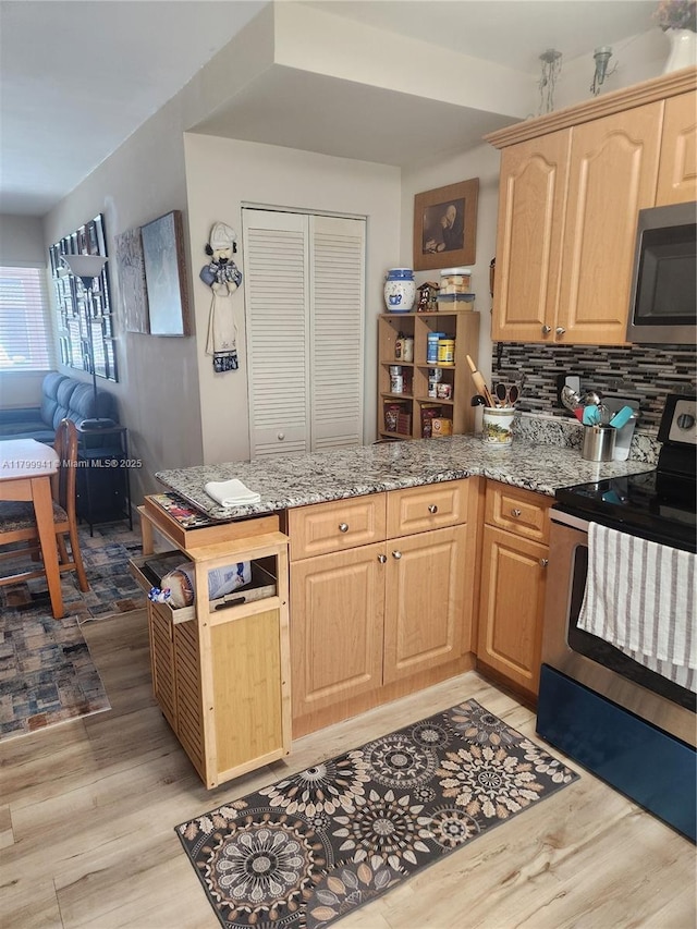 8041 Lake Dr Unit 102, Doral, FL 33166 - photo 6