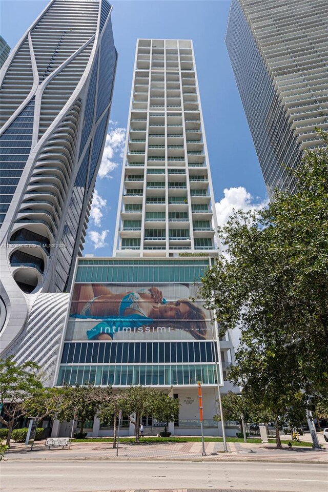 1040 Biscayne Blvd Unit 3802, Miami, FL 33132 - view of building exterior