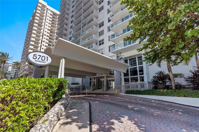 5701 Collins Ave Unit 917, Miami Beach, FL 33140 - view of building exterior