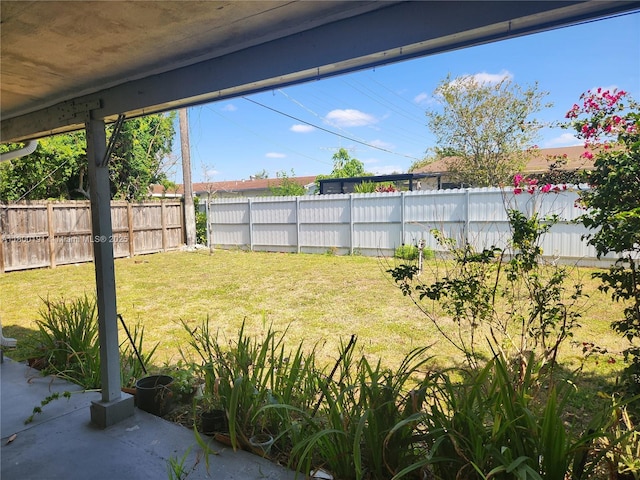 1011 NE 196th St, Miami, FL 33179 - view of yard