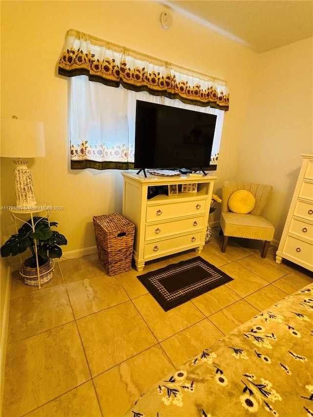 940 Hillcrest Ct Unit 112, Hollywood, FL 33021 - bathroom featuring tile patterned floors and baseboards