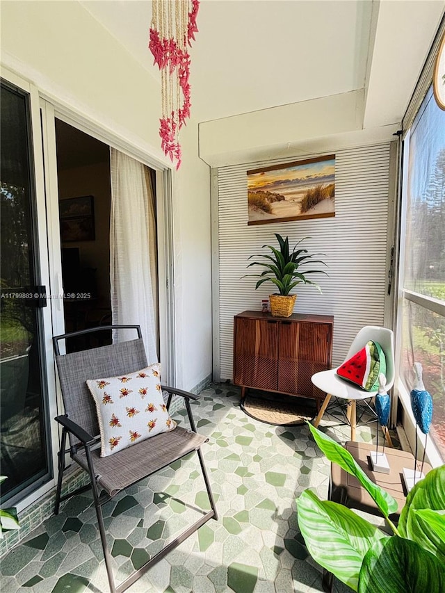 940 Hillcrest Ct Unit 112, Hollywood, FL 33021 - view of sunroom / solarium