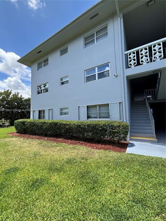 940 Hillcrest Ct Unit 112, Hollywood, FL 33021 - view of building exterior with stairs
