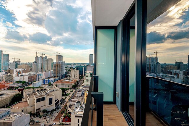398 NE 5th St Unit 2415, Miami, FL 33132 - balcony featuring a city view