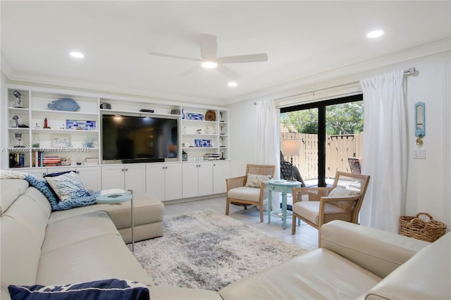 825 Center St Unit 24A, Jupiter, FL 33458 - living area featuring ornamental molding, a ceiling fan, light wood-style floors, and recessed lighting