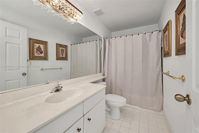 7600 Belmonte Blvd, Margate, FL 33063 - full bath featuring vanity, tile patterned floors, and a shower with shower curtain