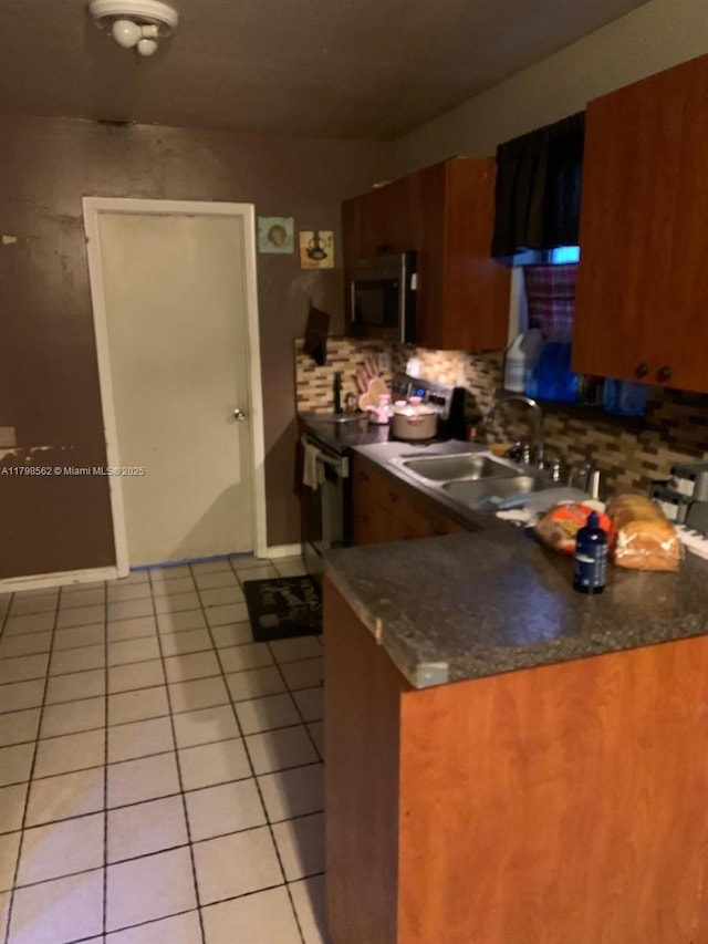 1253 NW 44th St, Miami, FL 33142 - photo 8