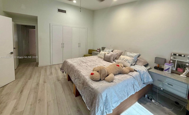 4909 Bayberry Ln, Tamarac, FL 33319 - bedroom featuring light wood finished floors, a closet, and recessed lighting