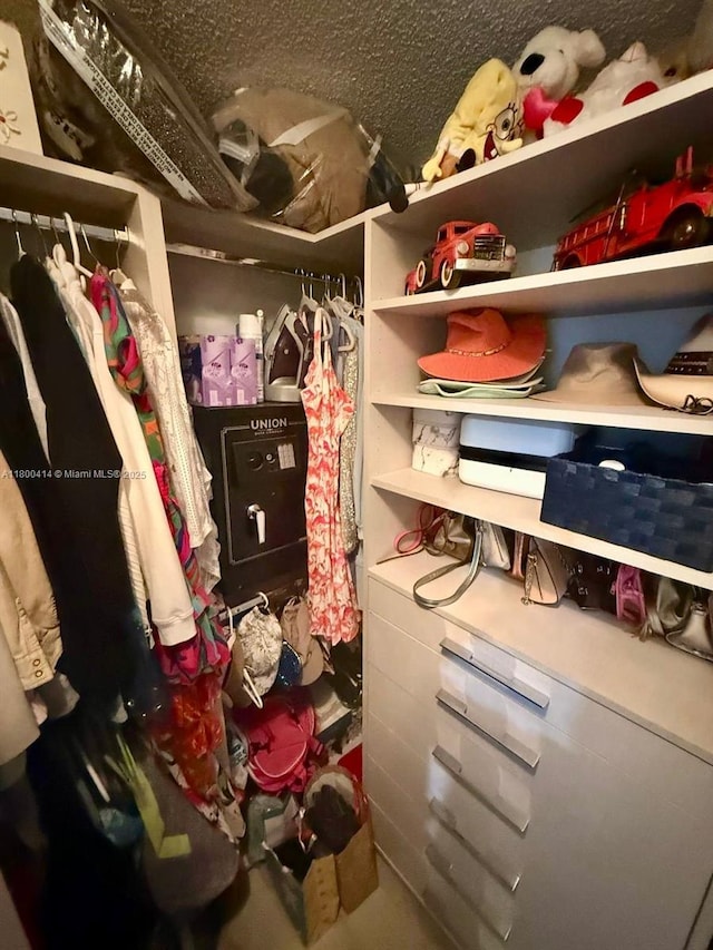 4909 Bayberry Ln, Tamarac, FL 33319 - view of walk in closet