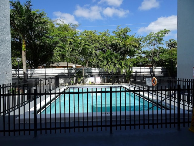 13500 NE 3rd Ct Unit 217, North Miami, FL 33161 - view of community pool