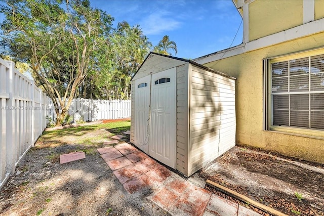 1060 SW 111th Way, Davie, FL 33324 - view of shed with a fenced backyard