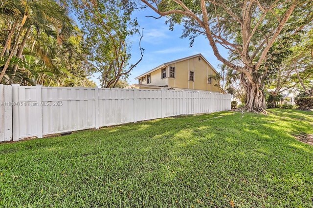 1060 SW 111th Way, Davie, FL 33324 - view of yard