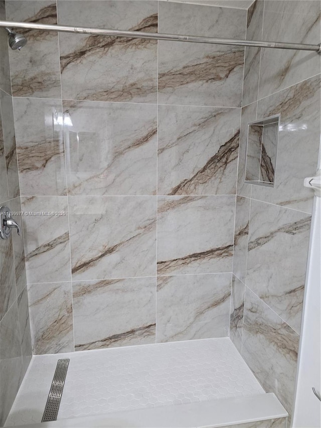453 Dahoon Holly Dr, Daytona Beach, FL 32117 - bathroom view of tiled shower