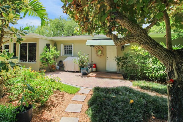 8345 SW 143rd St, Palmetto Bay, FL 33158 - view of front of property featuring stucco siding