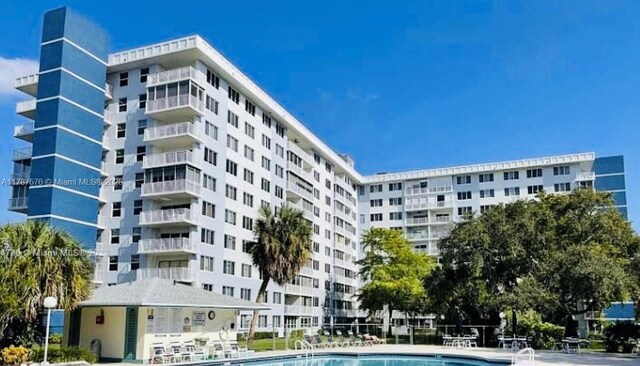 4200 Hillcrest Dr Unit 1017, Hollywood, FL 33021 - view of apartment building / complex