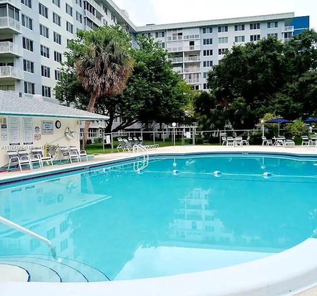 4200 Hillcrest Dr Unit 1017, Hollywood, FL 33021 - view of community pool