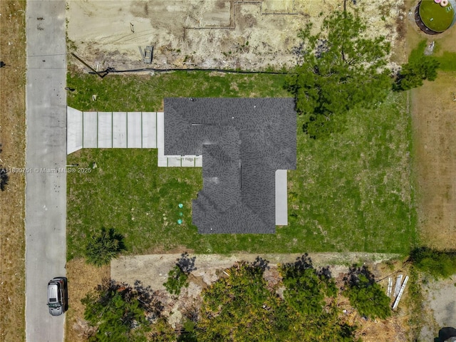 aerial view of property and surrounding area