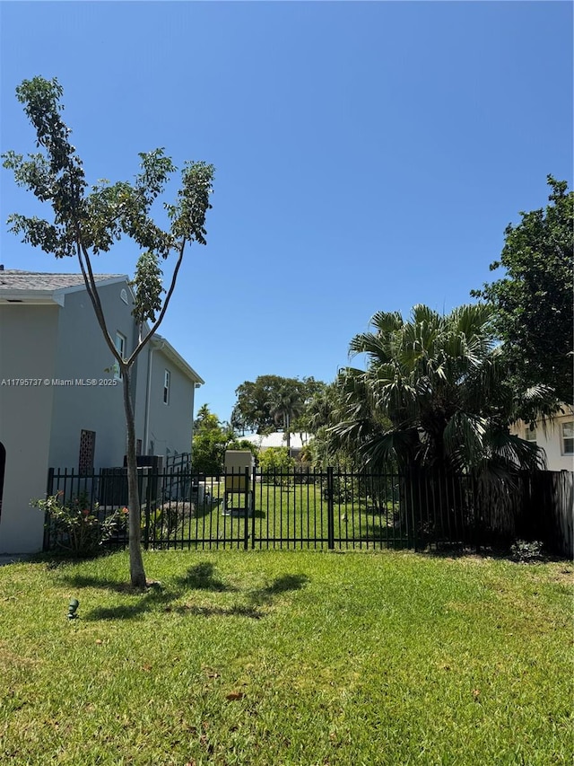1234 NE 96th St, Miami Shores, FL 33138 - view of yard