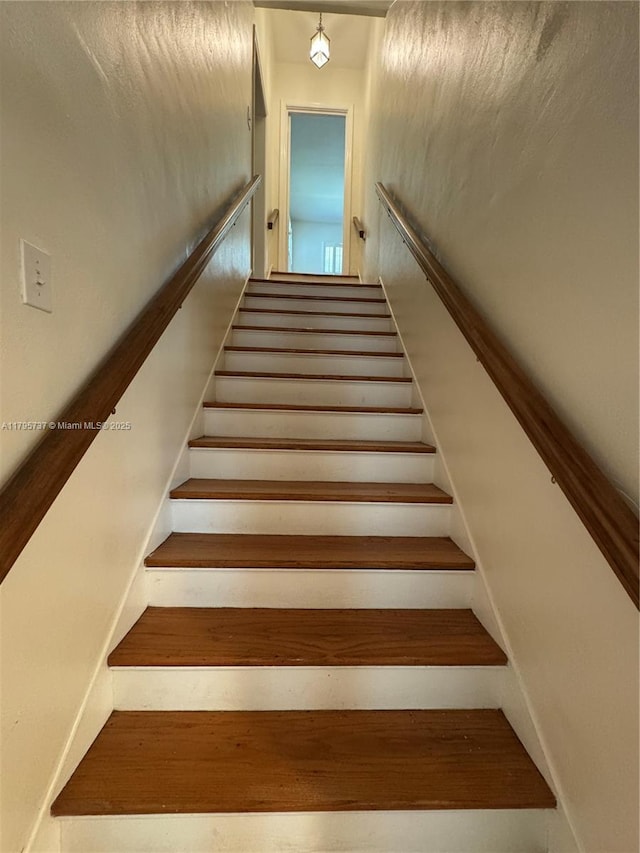 1234 NE 96th St, Miami Shores, FL 33138 - view of stairway