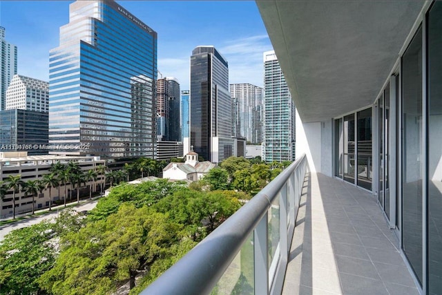 495 Brickell Ave Unit 1001, Miami, FL 33131 - balcony with a view of skyline