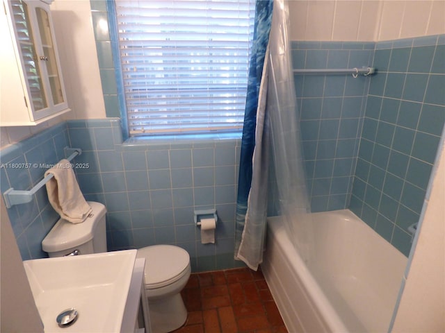 5858 SW 80th St, South Miami, FL 33143 - full bathroom with tile walls, toilet, vanity, and shower / tub combo with curtain
