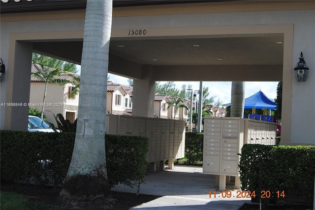 15073 SW 119th Ln, Miami, FL 33196 - surrounding community with mail area