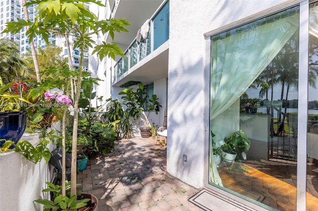 2681 N Flamingo Rd Unit Th4S, Sunrise, FL 33323 - view of side of property featuring stucco siding
