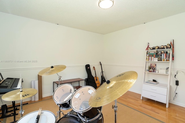 218 Egret Ct, Weston, FL 33327 - recreation room featuring wood finished floors and baseboards