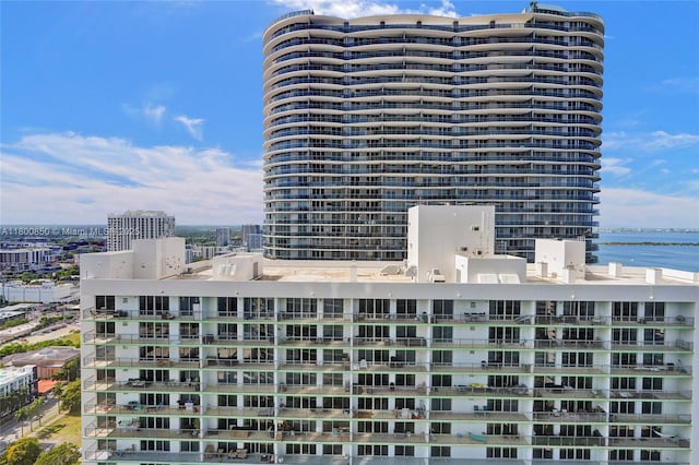 1750 N Bayshore Dr Unit 4007, Miami, FL 33132 - view of apartment building / complex featuring a view of city