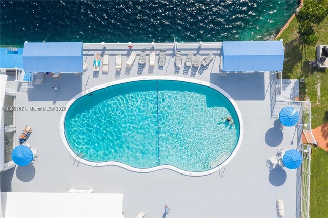 725 SW 11th Ave Unit 17F, Hallandale Beach, FL 33009 - view of pool