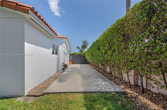 9621 SW 59th Ter, Miami, FL 33173 - view of yard featuring a patio area