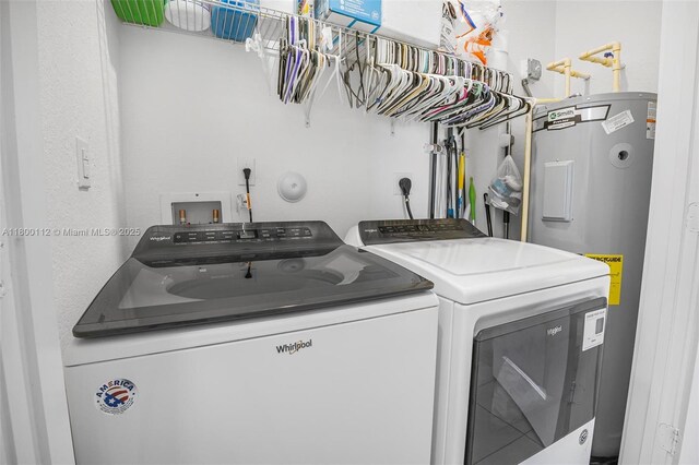 550 NE 4th Ave, Florida City, FL 33034 - full bath featuring toilet, tile patterned flooring, vanity, and shower / bath combo with shower curtain