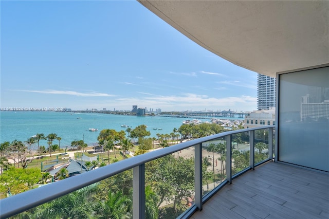 488 NE 18th St Unit 715, Miami, FL 33132 - balcony featuring a water view and a city view
