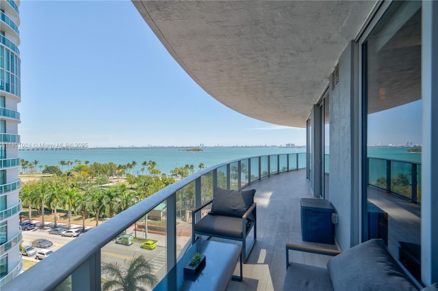 488 NE 18th St Unit 715, Miami, FL 33132 - balcony featuring a water view