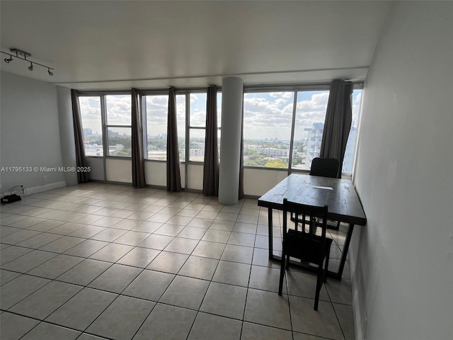 900 Bay Dr Unit 913, Miami Beach, FL 33141 - sunroom / solarium with rail lighting