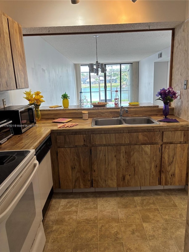 11001 N Lakeview Dr Unit 11001, Pembroke Pines, FL 33026
