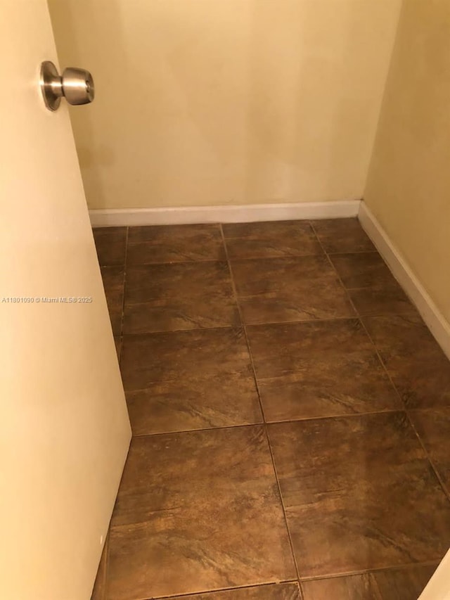 492 NW 165th St Rd Unit C514, Miami, FL 33169 - detailed view of baseboards