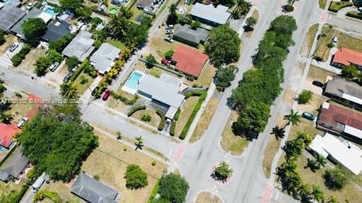 1900 NE 180th St, North Miami Beach, FL 33162 - aerial view of property and surrounding area