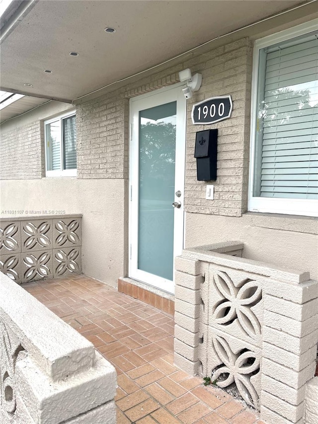 1900 NE 180th St, North Miami Beach, FL 33162 - view of exterior entry
