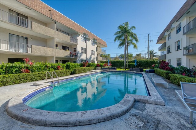 9020 NE 8th Ave Unit 2A, Miami Shores, FL 33138 - view of community pool