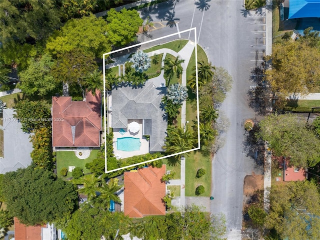 5550 N Bayshore Dr, Miami, FL 33137 - aerial view of property and surrounding area featuring property parcel outlined