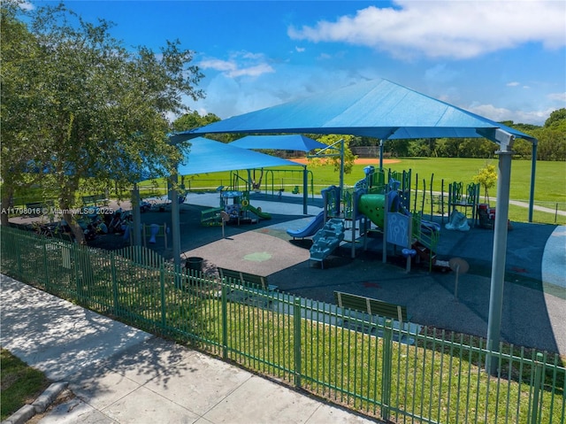 5550 N Bayshore Dr, Miami, FL 33137 - view of community