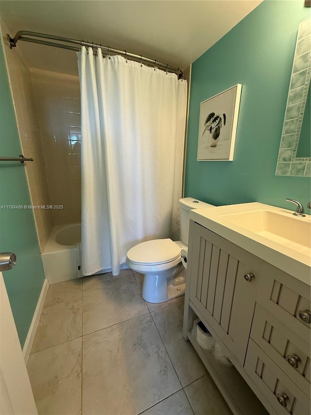 400 SE 10th St Unit 214, Deerfield Beach, FL 33441 - bathroom with toilet, vanity, and shower / bathtub combination with curtain