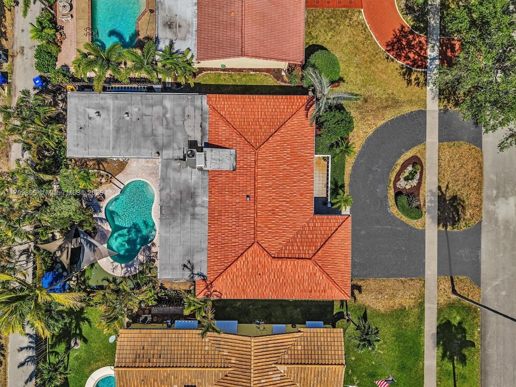 5119 Hayes St, Hollywood, FL 33021 - aerial view of a pool area