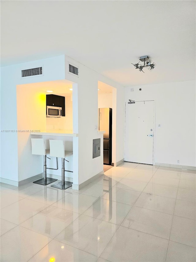 1000 W Ave Unit 715, Miami Beach, FL 33139 - unfurnished room with baseboards