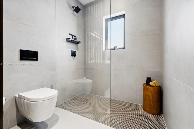 4275 Prairie Ave, Miami Beach, FL 33140 - full bathroom featuring a walk in shower, toilet, and tile walls