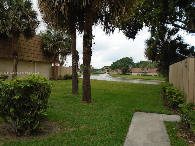 597 Green Springs Pl, West Palm Beach, FL 33409 - view of yard