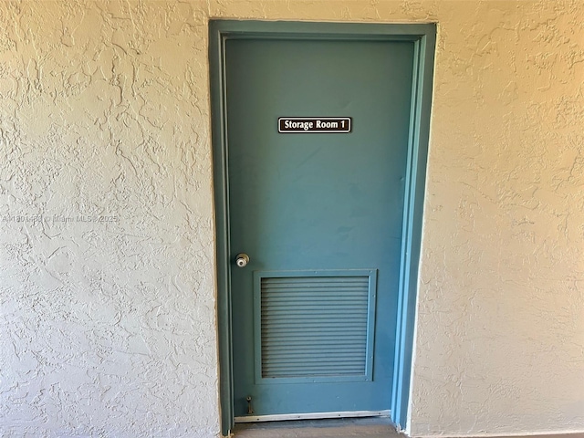 1000 Colony Point Cir Unit 302, Pembroke Pines, FL 33026 - property entrance featuring stucco siding